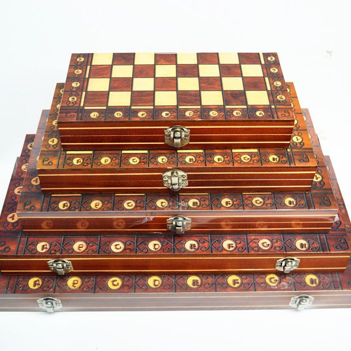 Factory direct sales of high-end wooden magnetic 3-in-1 chess set, wooden folding chess set