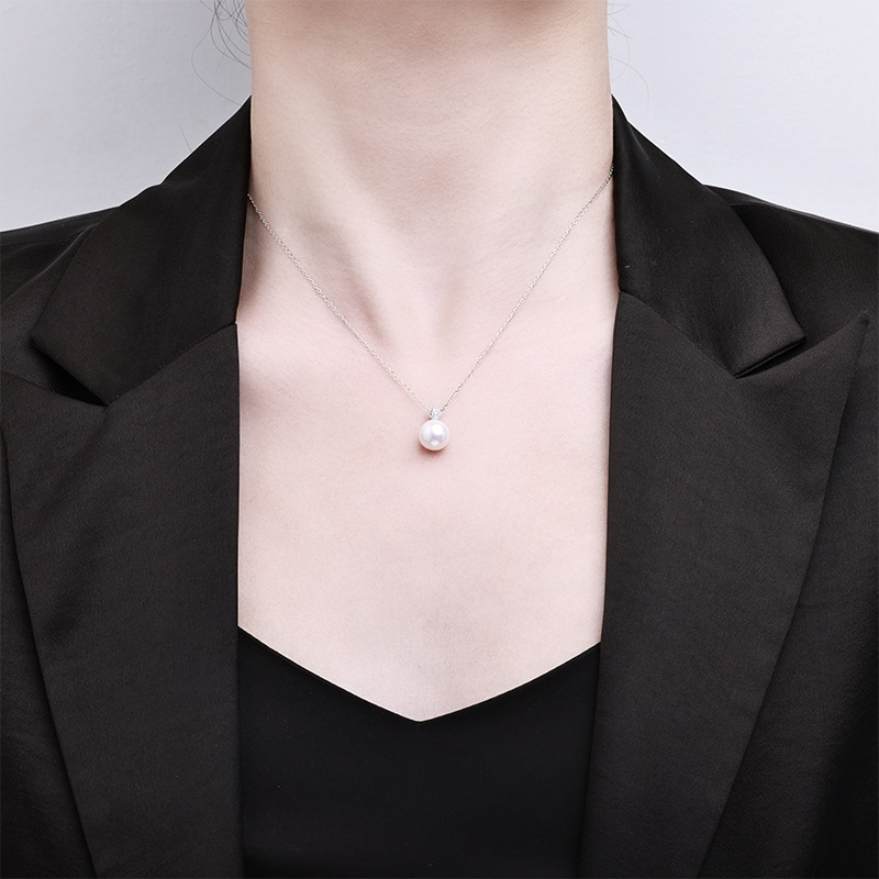 The S925 all-silver pearl necklace is a versatile and high-end gift for women. It is simple, versatile, small, clear and elegant The S925 all-silver pearl necklace is a versatile and high-end gift for women. It is simple, versatile, small, clear and elegant