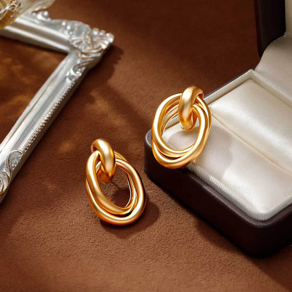 Hyacinth geométrico doble escalonado oval metal aretes personalidad versátil ligero de lujo moda alto sentido temperamento orejeras mujeres