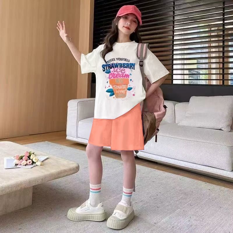 New girls' short-sleeved T-shirt summer collection 2026 Children's summer style Versatile top for middle and large kids girls, trendy and casual summer Application Scenario