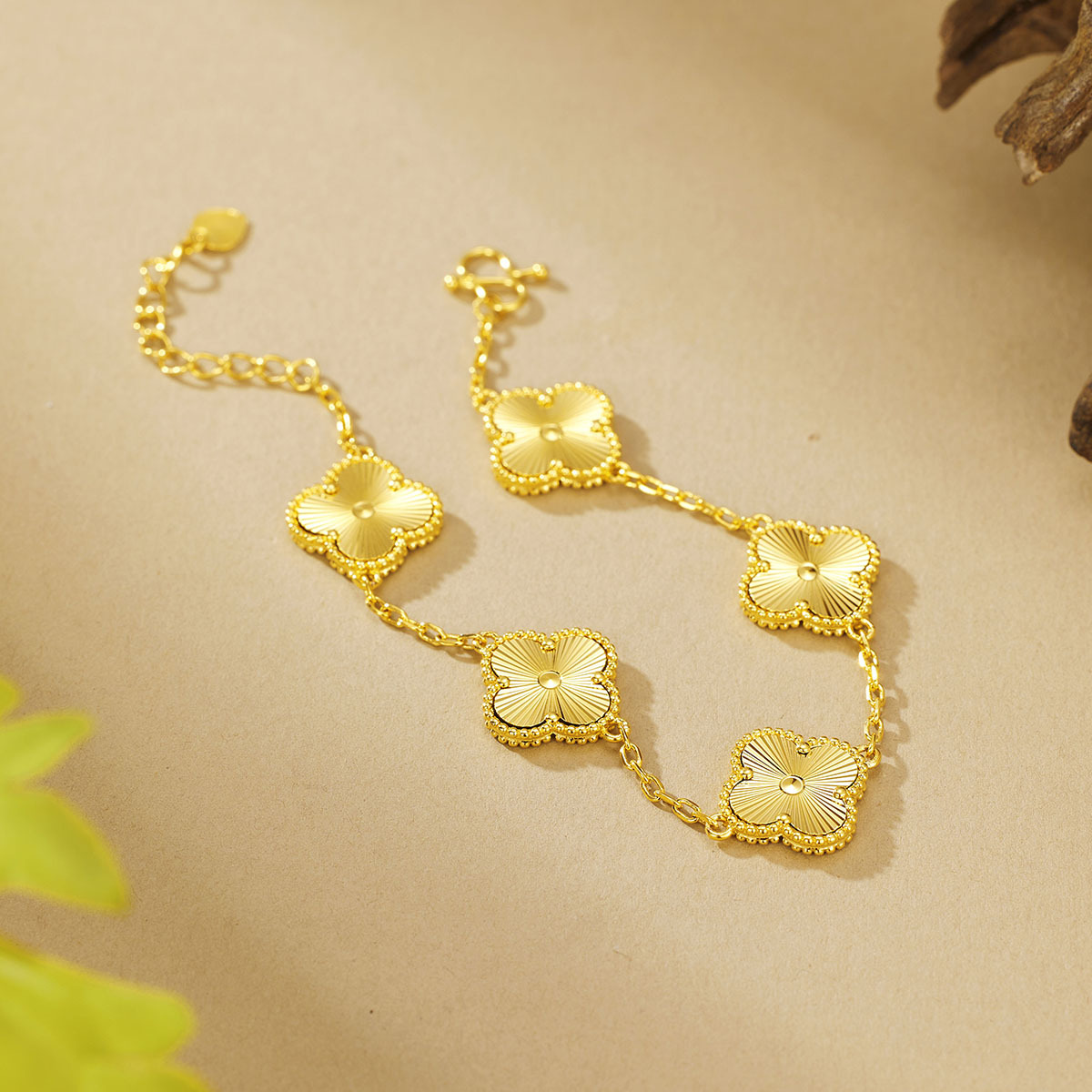 Premium sand gold five-flower clover bracelet for women, high-end and exquisite four-leaf clover bracelet, cross-border manufacturer wholesale details Picture