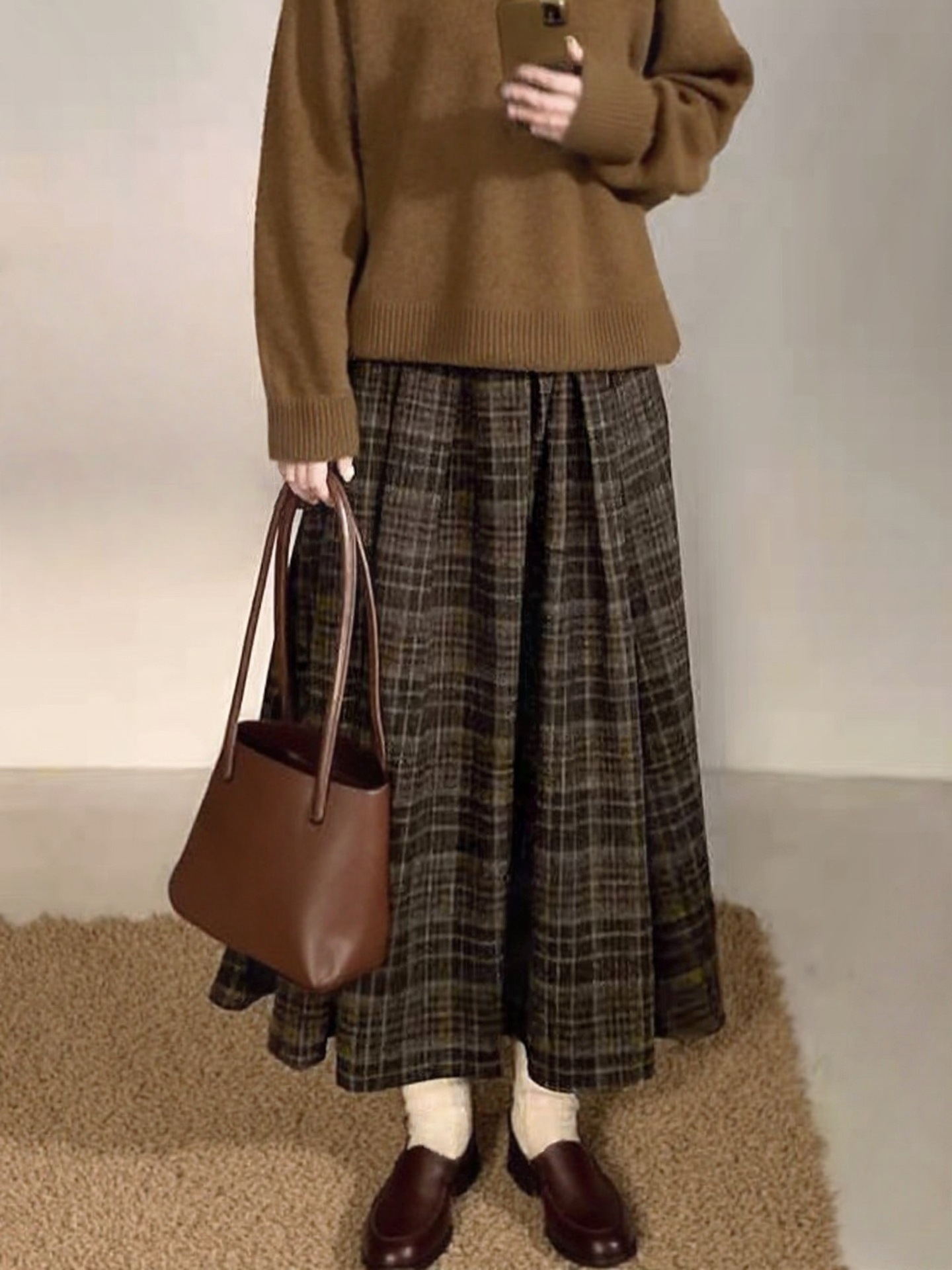 Autumn and winter thickened checkered woolen pleated skirt for women 2025 Korean school style high-waisted A-line casual mid-length skirt Item Picture