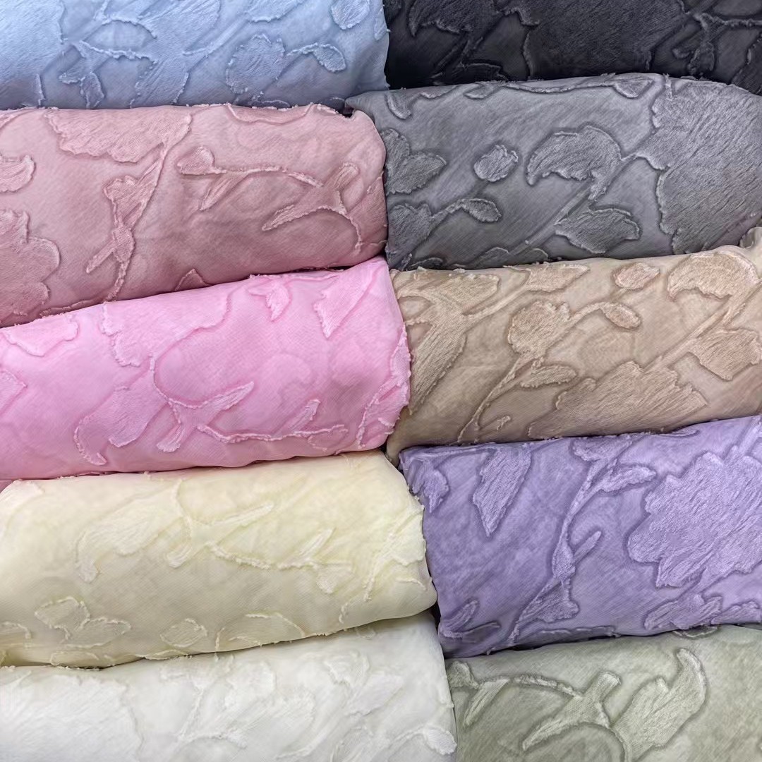 The manufacturer's best-selling new color stir-frying process fashion fabric is 100% polyester fiber shirt dress fashion fabric Application Scenario