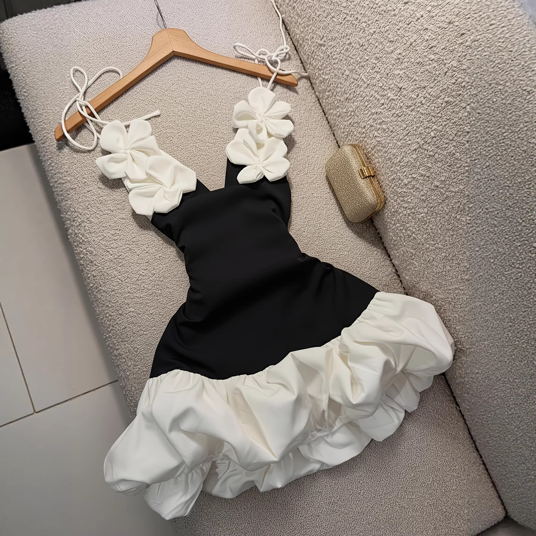 Cross-border foreign trade women's clothing Valentine's Day party, gathering and evening dress, sexy flower bud flower halter vacation dress Application Scenario