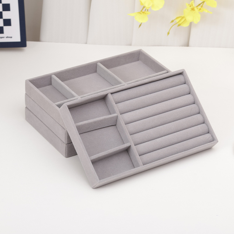Grey velvet jewelry tray, jewelry display prop, ring, necklace, stud, bracelet, accessory storage box, display plate Application Scenario