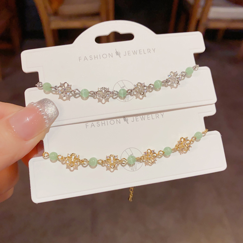 Fresh and elegant, fashionable, super fairy-like diamond-encrusted hollowed-out flower bracelet, light luxury, niche and high-end, versatile jewelry wholesale