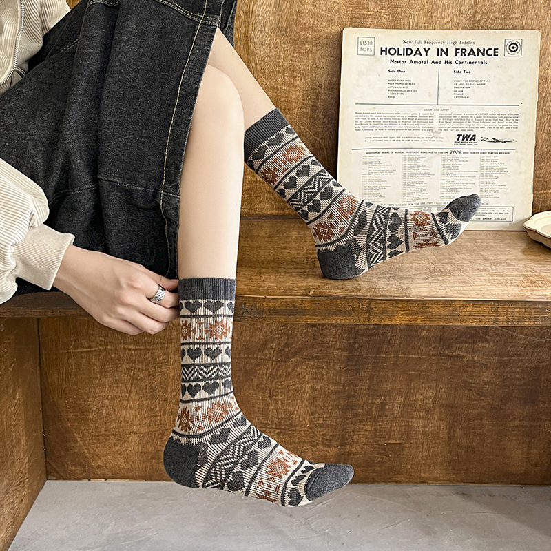 双针双路袜子女中筒袜加厚保暖无线头诸暨棉袜秋冬长袜复古民族风                              细节图