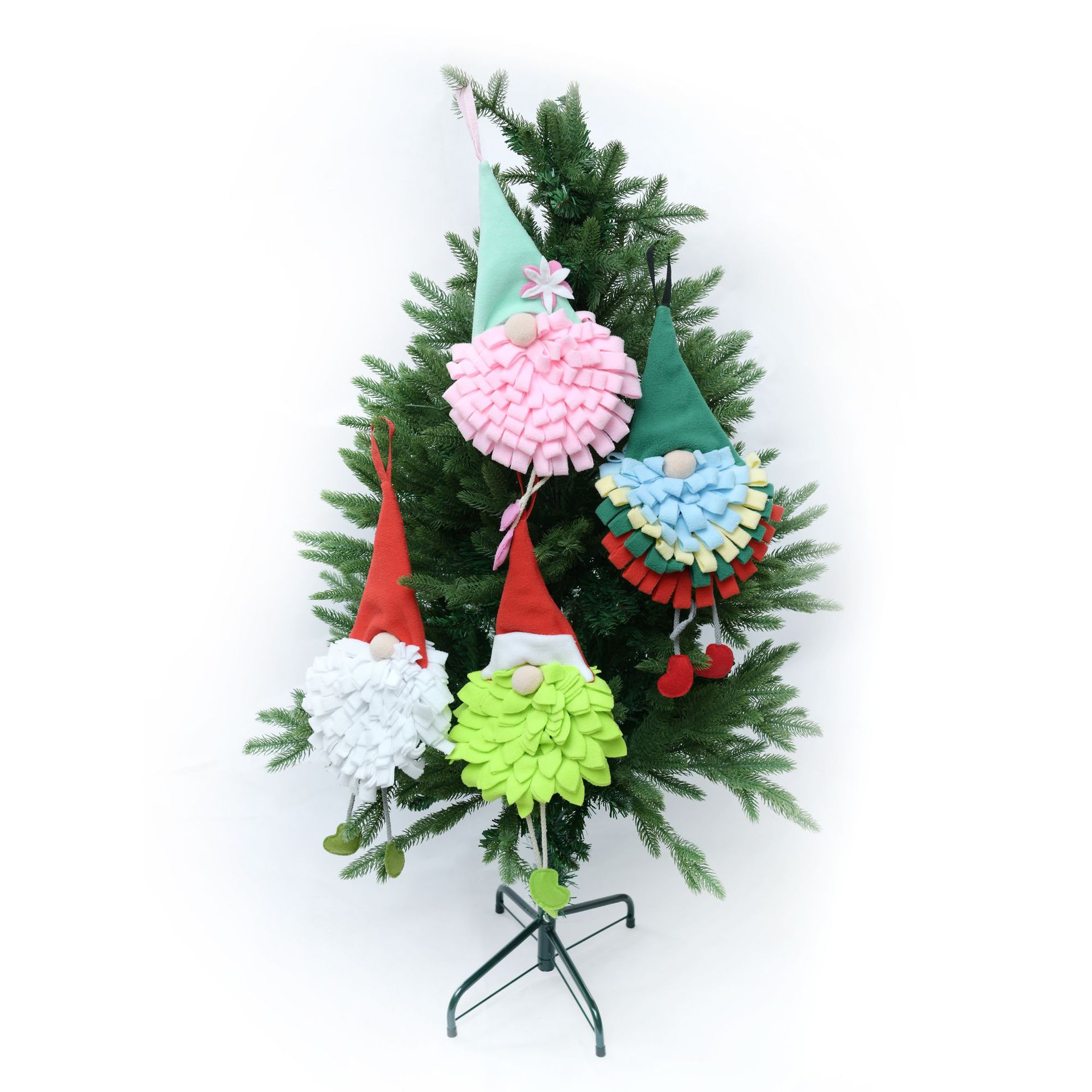 Rongka Pet Cross-border Christmas Snuffle Mat Christmas Elf Series Dog Pet Sniffing Mat Hamster Rabbit Interactive Puzzle Fun Food Hiding Mat Application Scenario