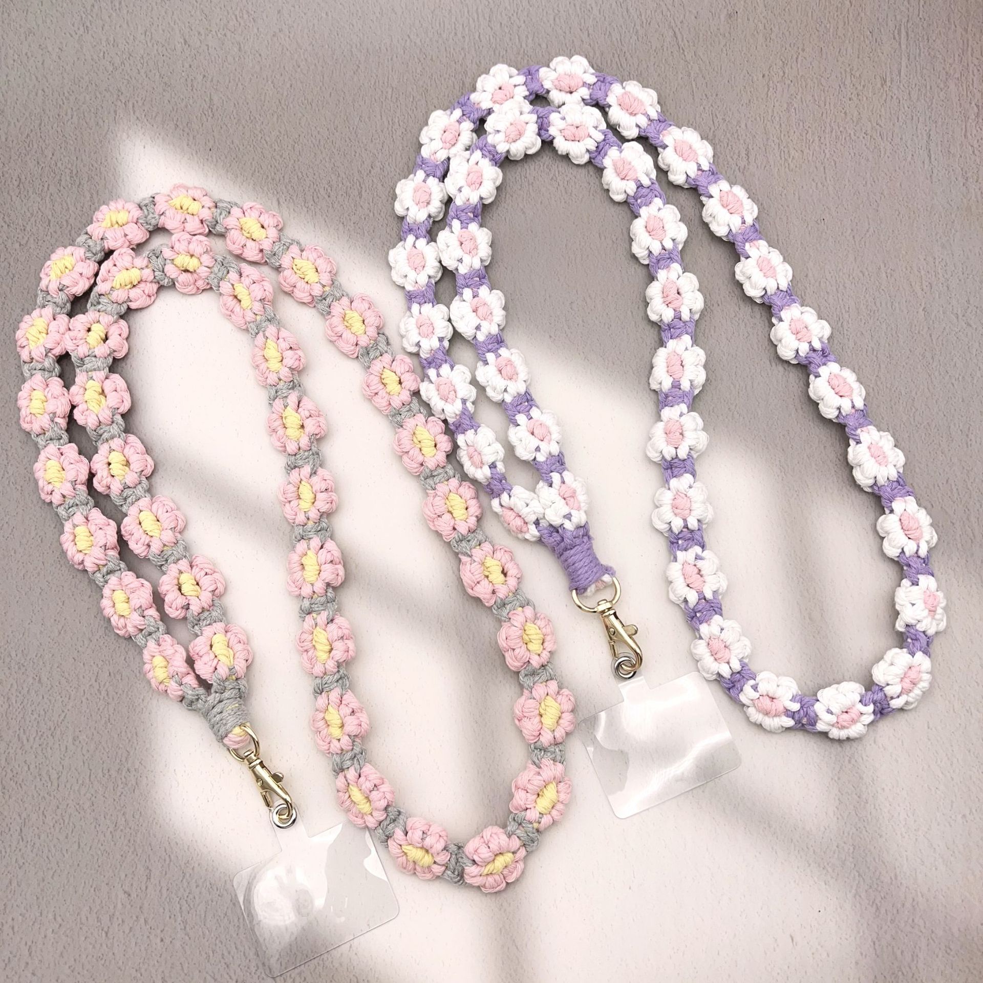 ins hand-woven artistic and fresh summer Daisy flower mobile phone bag crossbody lanyard keychain pendant details Picture