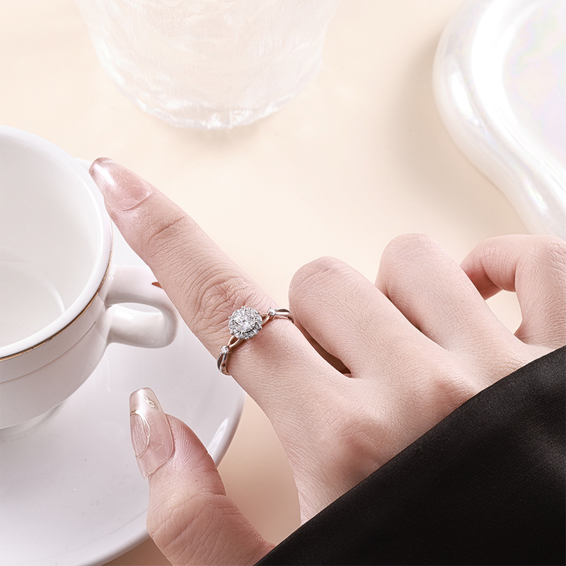 New quality jewelry model 925 silver moissanite 50-point ring, court lace ring, fashionable and light luxury style Specification image