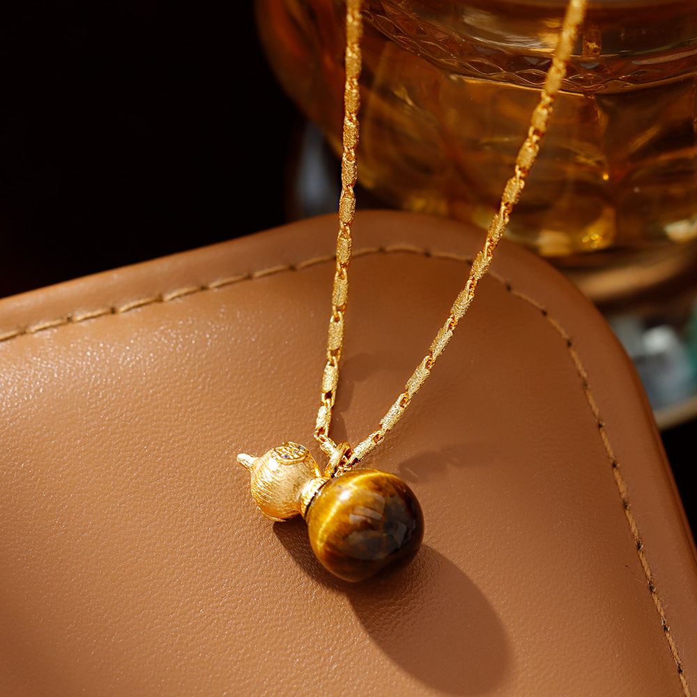 Hyacinth Tiger's Eye pendant Necklace Women's Autumn and Winter Bestseller Gourd Sweater Chain 2025 High-end Neckchain collarbone chain details Picture