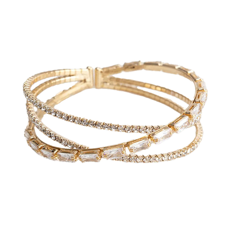 This 3-row cross-shaped diamond zircon bracelet, a steel wire elastic bracelet with adjustable bezals, is a versatile and shiny accessory for cross-border European and American banquets and gatherings Application Scenario