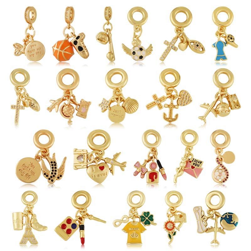 New design of copper micro-inlaid zircon: Small copper micro-inlaid zircon pendant necklace jewelry accessory, light luxury and versatile accessory details Picture