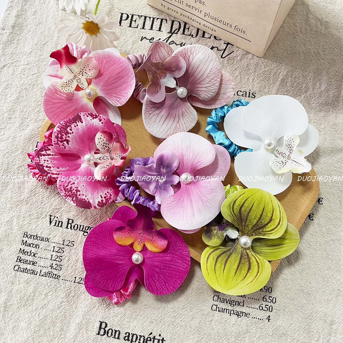 The new pearl Phalaenopsis hair band, a realistic flower beaded headpiece, is a trendy flower lady for a Hawaiian beach vacation Specification drawing