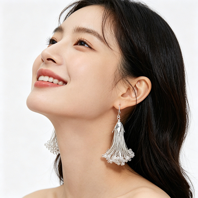Fashionable and individual designer hand-woven crystal earrings and earrings, high-end earrings for ladies' banquets and vacations details Picture