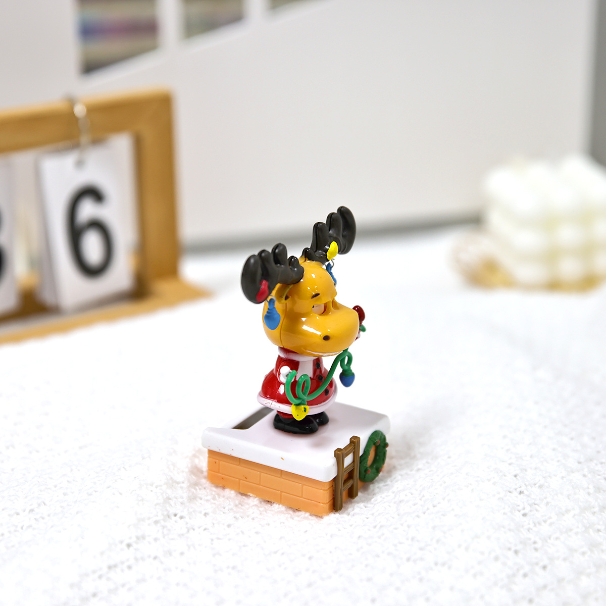 Cross-border new solar automatic pendulum, Christmas festival gift, Christmas bell, elk solar display Item Picture