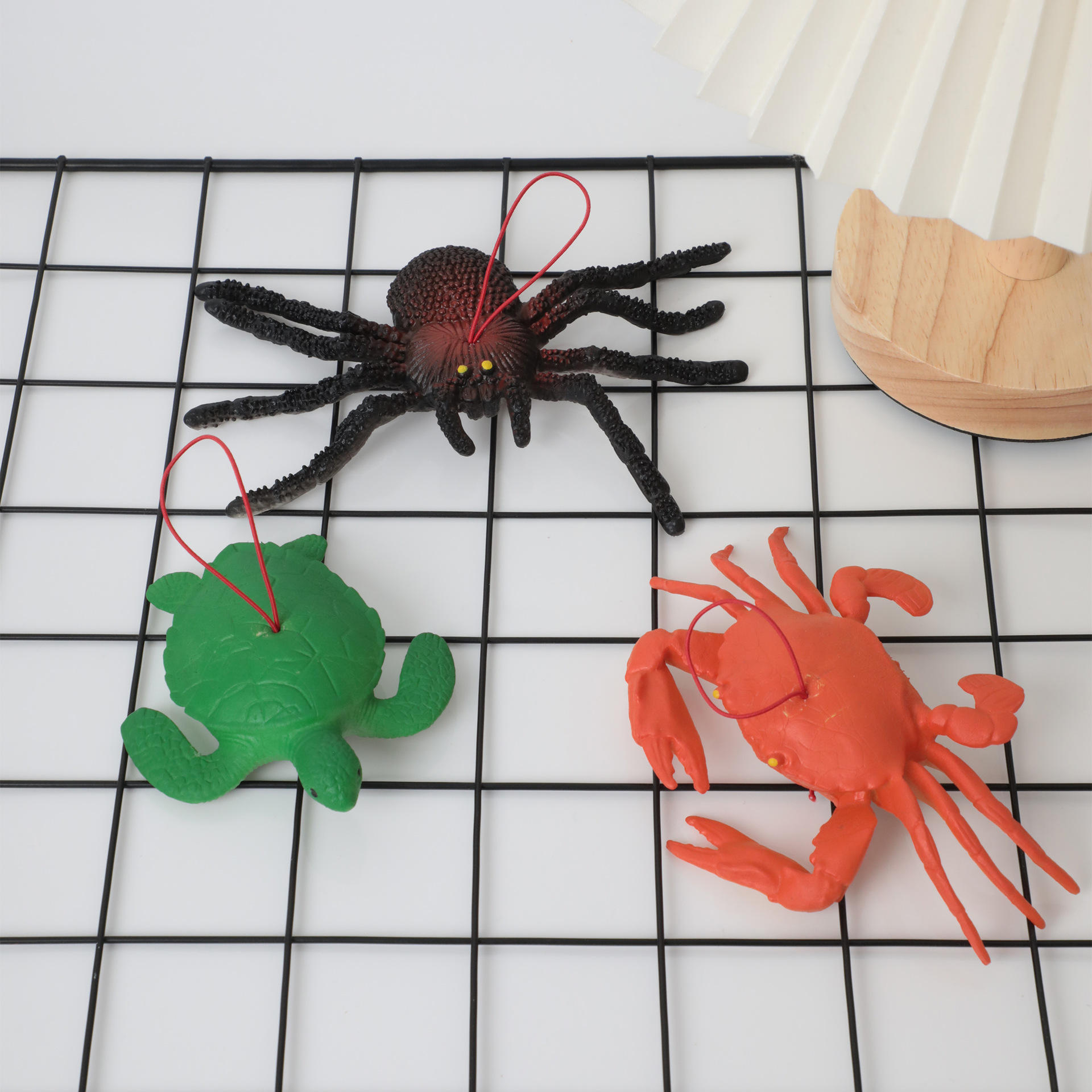Animal simulation models for cognitive enlightenment, insects, small animals, children's toys, and prank toys Specification image