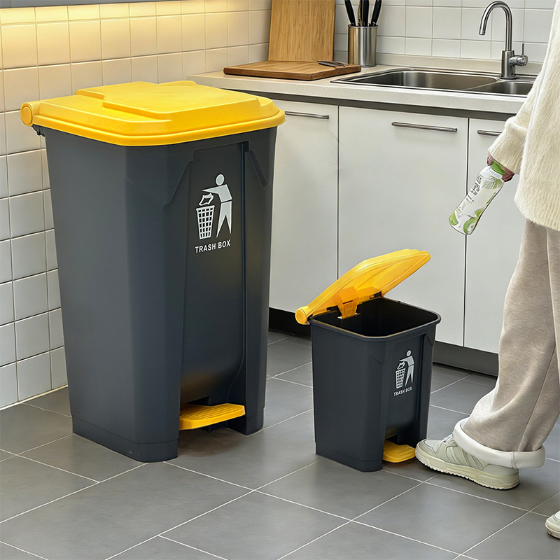 Environmental sanitation covered trash cans, outdoor commercial foot-operated trash cans, large and large-capacity kitchen plastic trash cans Application Scenario