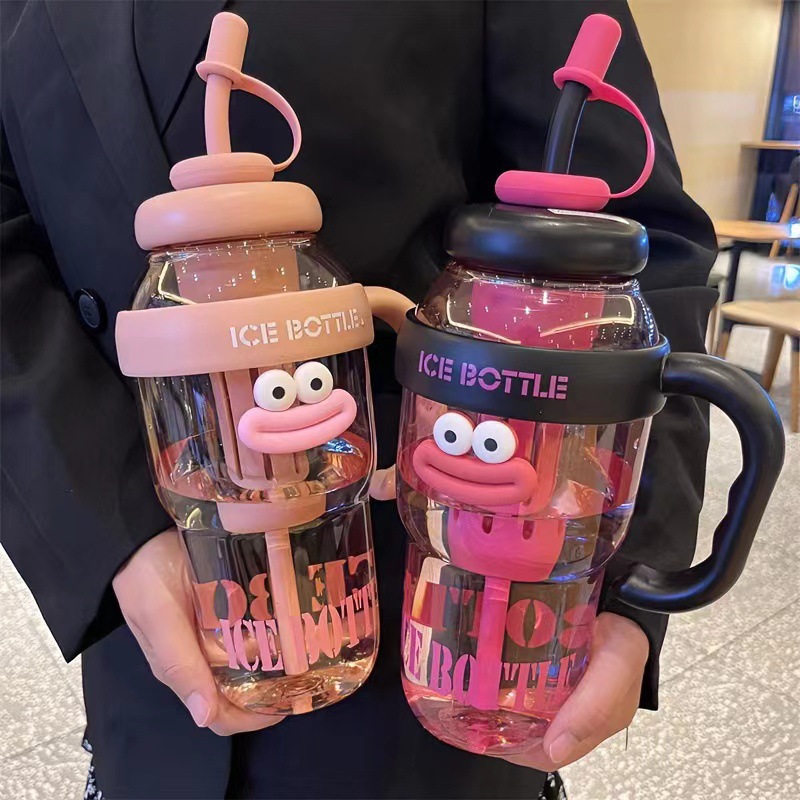 New large-capacity 2025 ice cup, high appearance level, large-mouth cup for girls, convenient with straw, tea strainer, flower tea, plastic cup Application Scenario