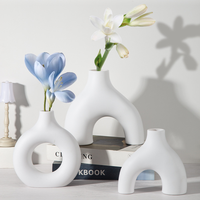Factory wholesale creative vases, imitation ceramic plastic vases, festive ornaments, home decoration small vases, two-half combination