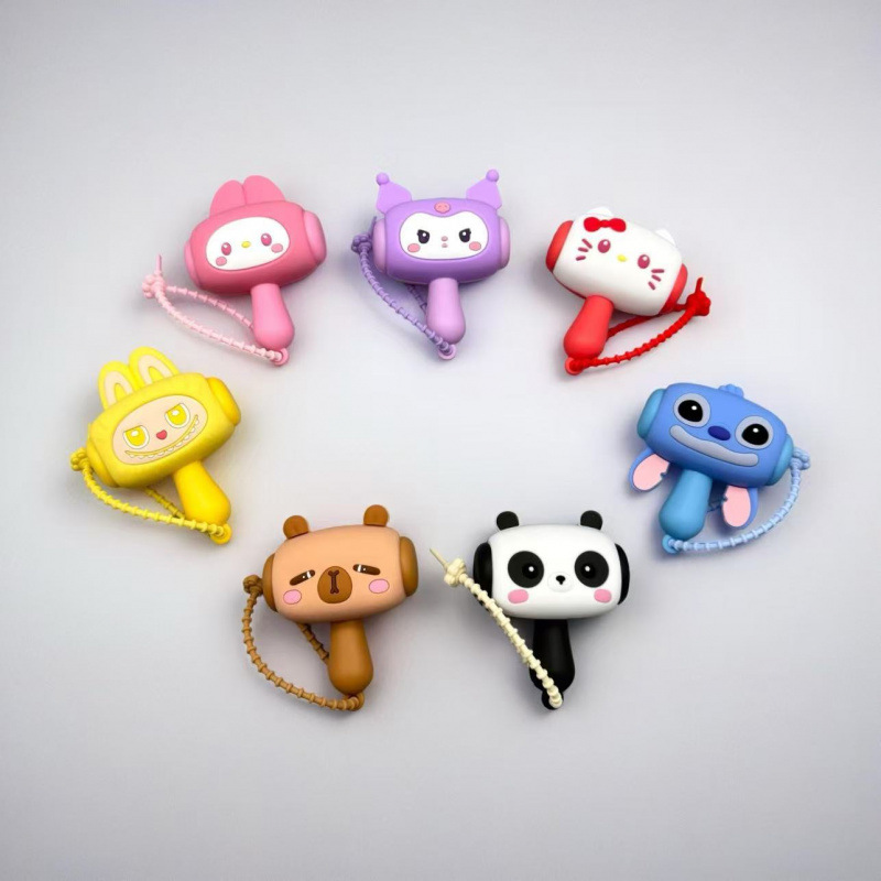 Silicone Sanrio hammer keychain pendant that makes sound when shaken. Cute cartoon and stress-relieving schoolbag doll pendant Application Scenario