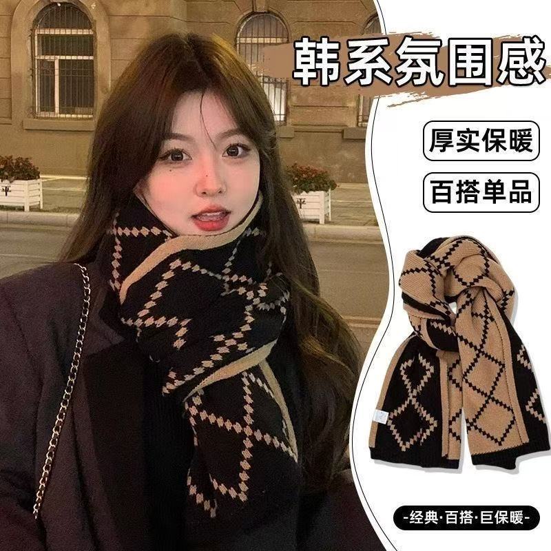 One-piece dropshipping, versatile new style 2025 autumn/Winter New Year Christmas gift, red knitted solid color scarf for women's winter warmth, Japanese-style street stall wholesale