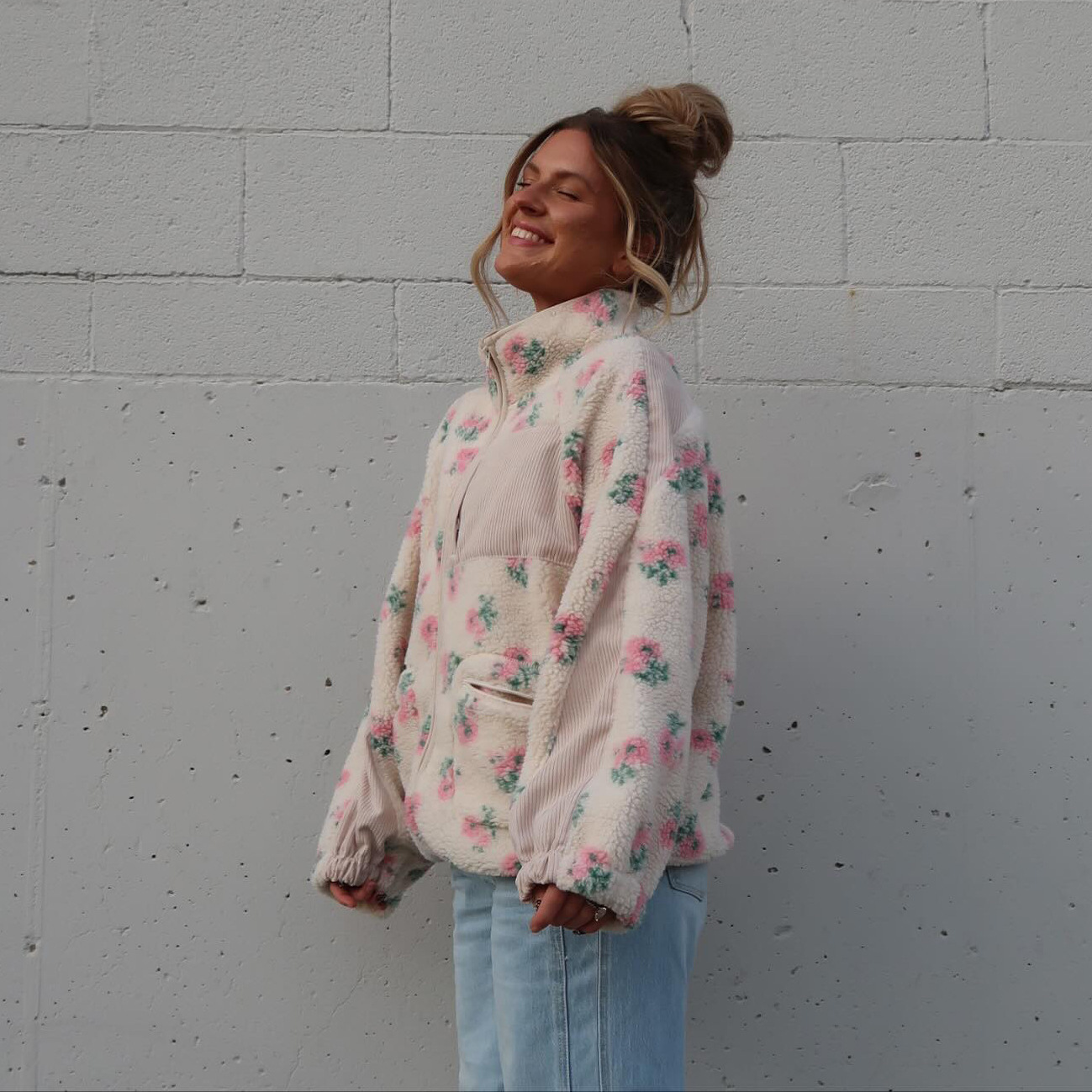 The new autumn and winter stand-up collar sheepskin printed zipper jacket is versatile, loose and casual style, warm sweatshirt and cross-border women's clothing Application Scenario