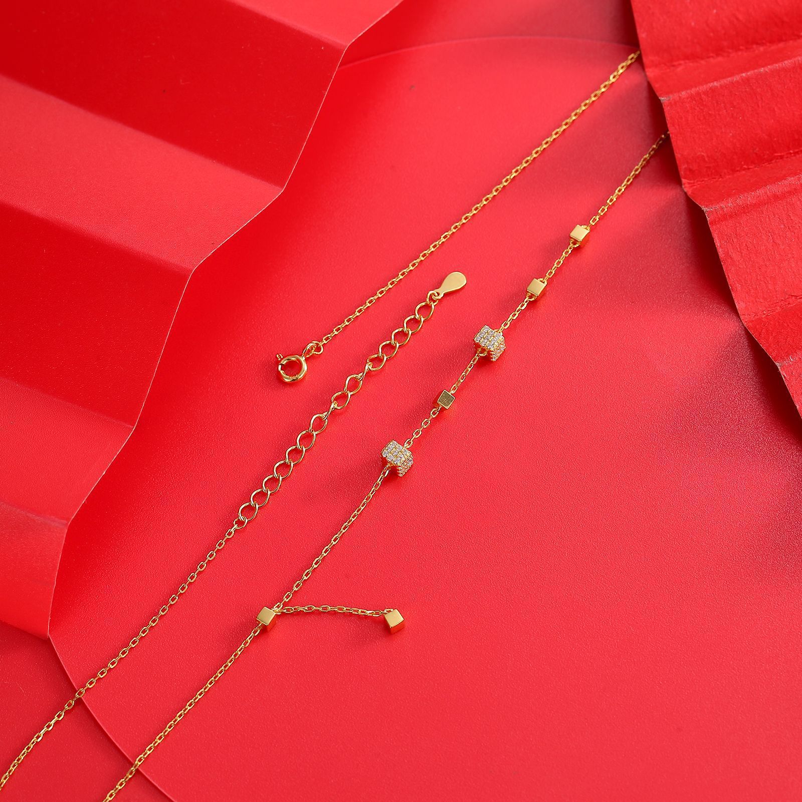 s925 Silver micro-inlaid diamond geometric small square tassel sweet sugar cube necklace, a versatile collarbone chain accessory that won't fade Specification drawing
