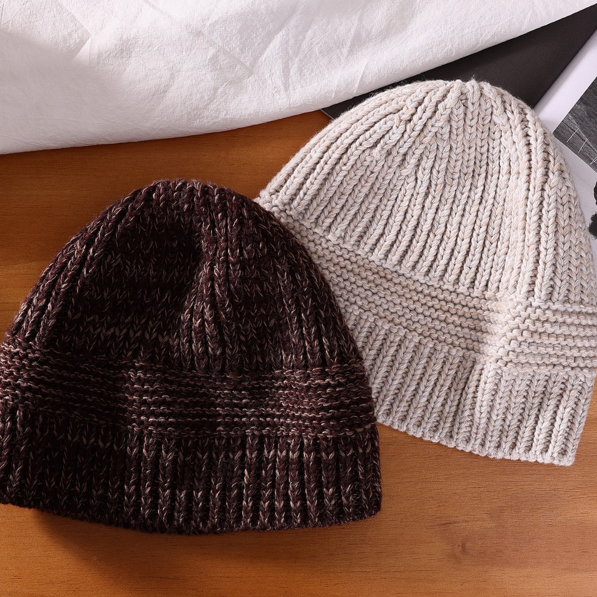 Korean retro mixed-color knitted cap for women in autumn and winter, Korean style, versatile, warm, ear-protecting woolen cap, face-enhancing small headscarf, cold cap