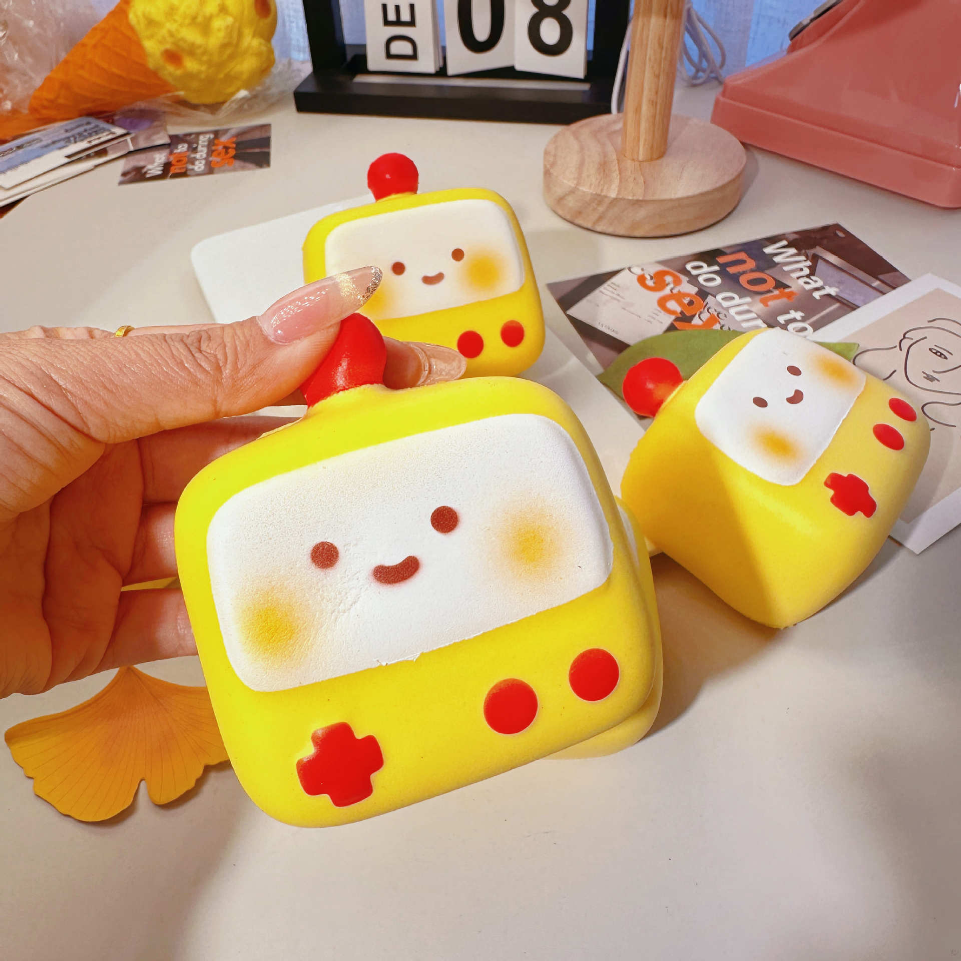 慢回弹/捏捏/解压/食玩慢回弹/惊喜魔法球产品图