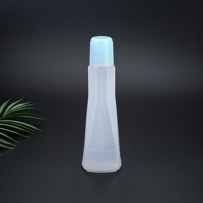 ويورّد صانعو قناني الصمغ السائل الأنابيب الفارغة من مادة PE البلاستيكية Specification image