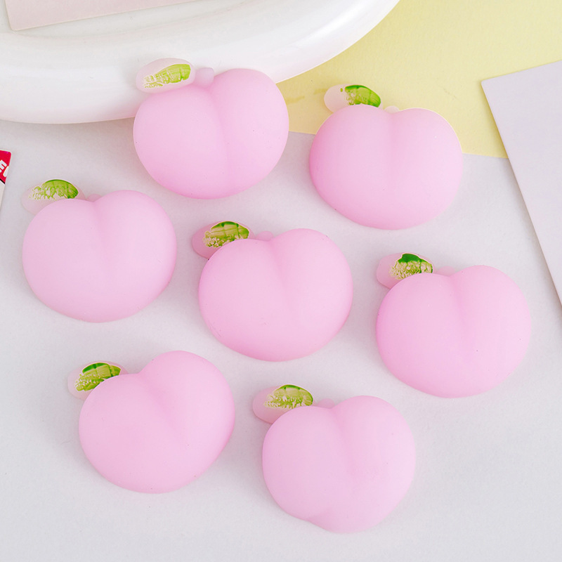The best-selling super cute peach-shaped three-dimensional watermelon peach Pinching fun TPR soft rubber releases the adorable little bottom Application Scenario