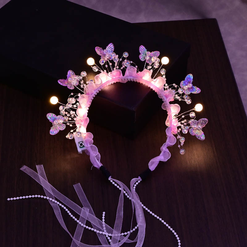 The new butterfly pearl hair band for spring and summer is a girlish forest-style hair band with a strong atmosphere and is specially designed for taking photos Application Scenario