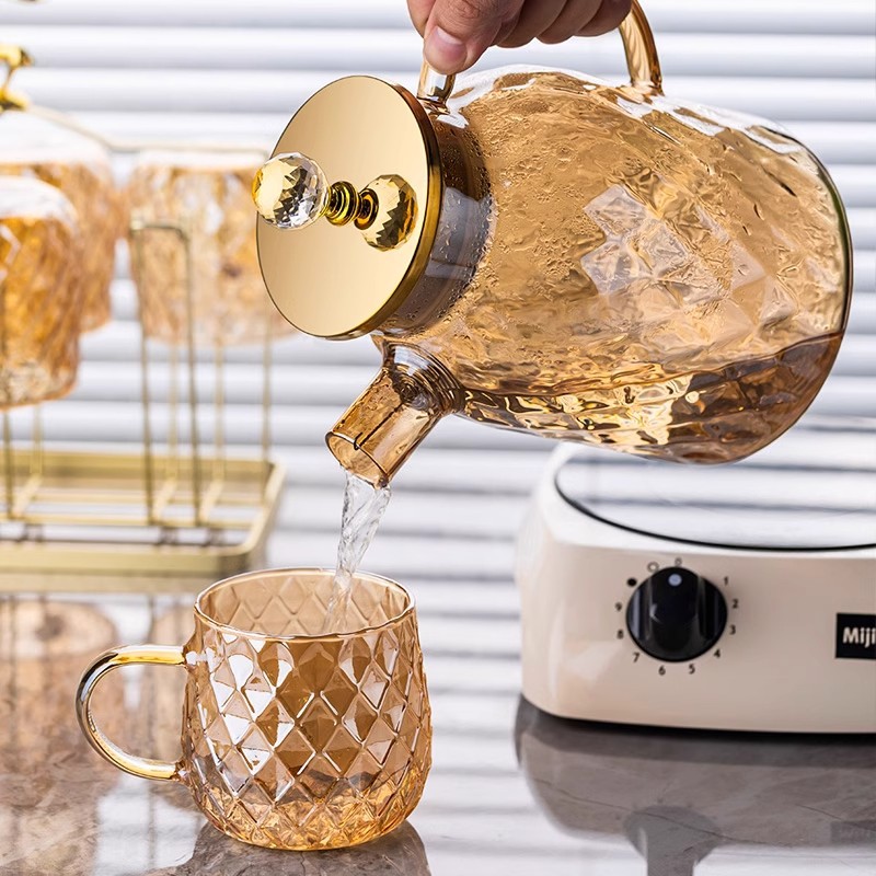 High borosilicate heat-resistant kettle, high capacity, high appearance level, household flower tea kettle, juice beverage kettle, light luxury Lanling kettle, cold brewing Application Scenario