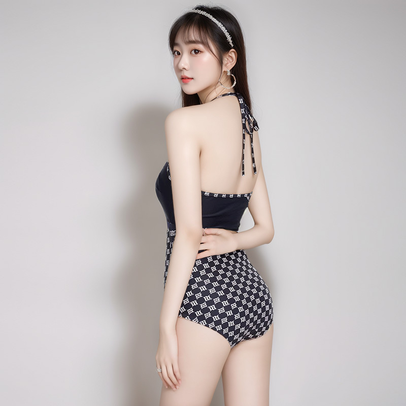 New sexy, hollowed-out and irregular one-piece swimsuit for women, pure and alluring style, concealness and slimming, seaside vacation swimsuit for women -107057 Application Scenario