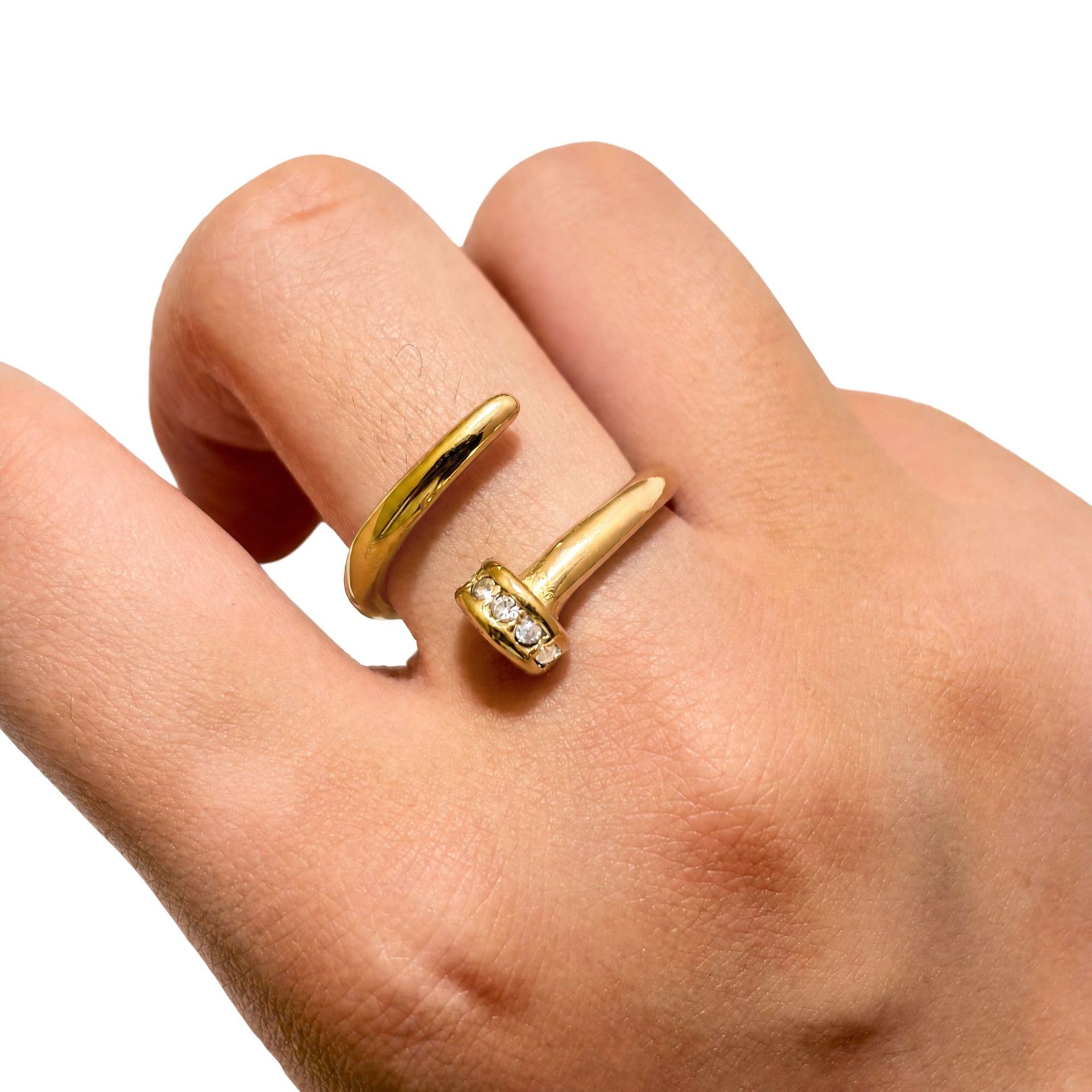 Cross-border retro men's titanium steel ring, embossed square badge ring, hip-hop punk wide finger ring, gold and silver jewelry Application Scenario