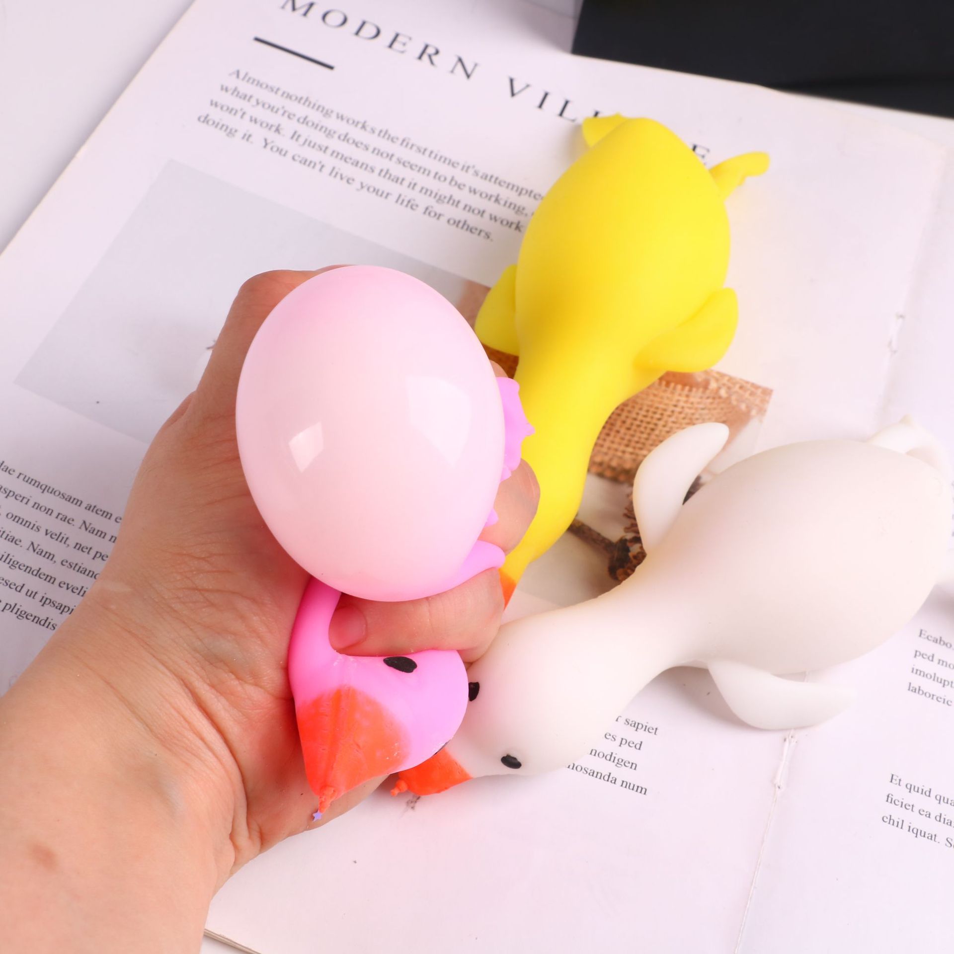 A stress-relieving gadget, a duck-shaped toy for venting stress. It's a cute toy for girls to squeeze and have a little rebound. For boys, it's a children's hand-squeezed toy. It's a Internet celebrity and adorable Application Scenario