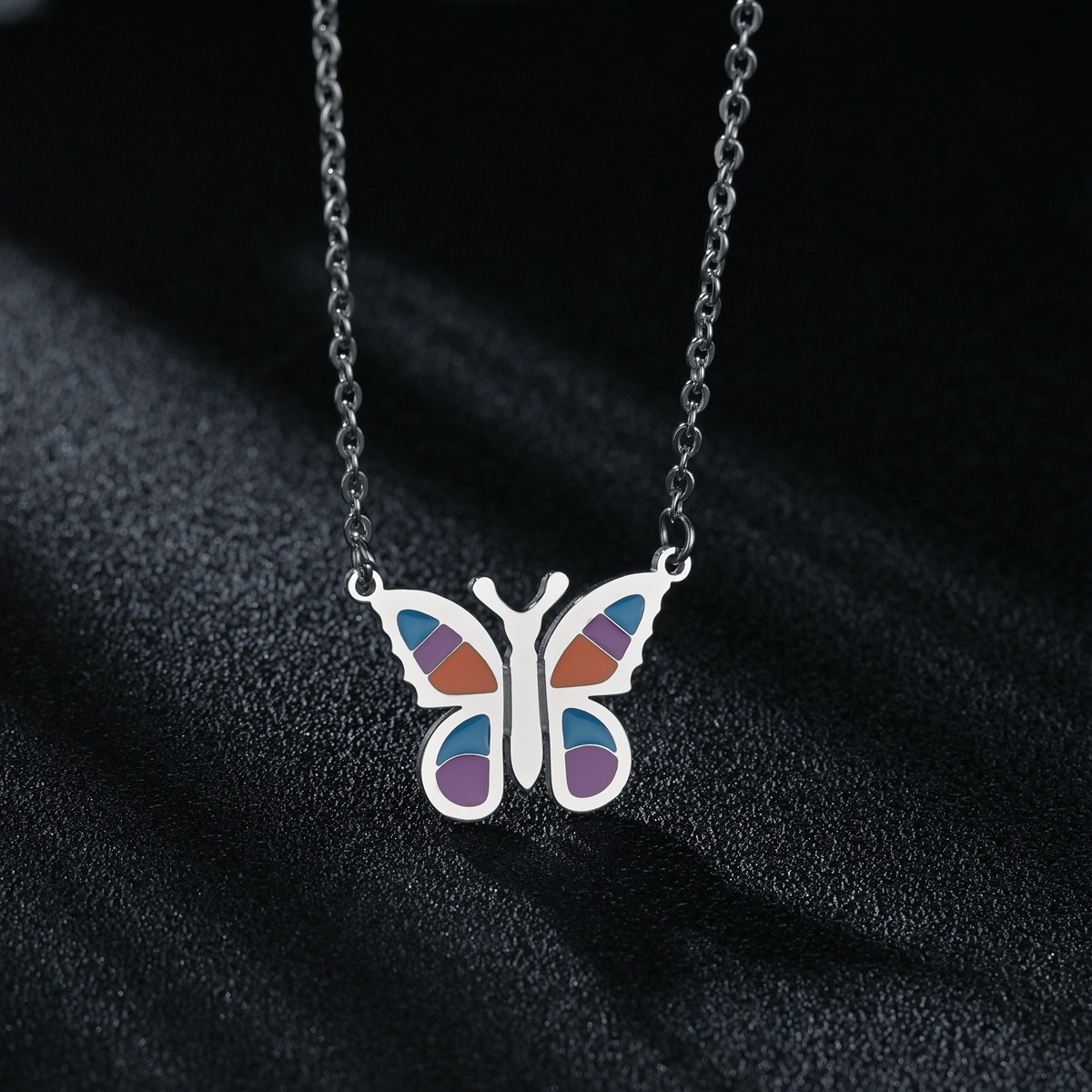 Cross-border supply InS-style simple and fashionable butterfly necklaces, popular titanium steel pendants in Europe and America, factory wholesale Specification image