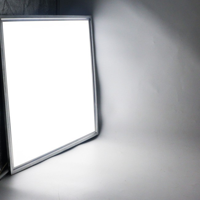 LED格栅灯60*60面板灯办公室平板灯集成吊顶灯正方形明亮简约白底实物图