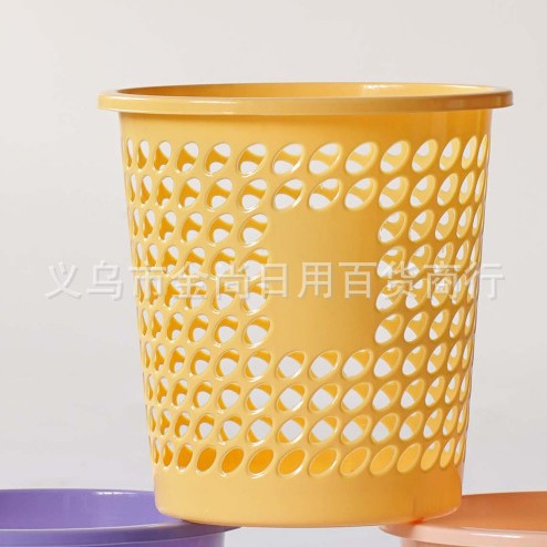 Simple home trash can without lid or pressure ring, hollowed-out garbage basket, bathroom, living room and kitchen garbage collection bin Application Scenario