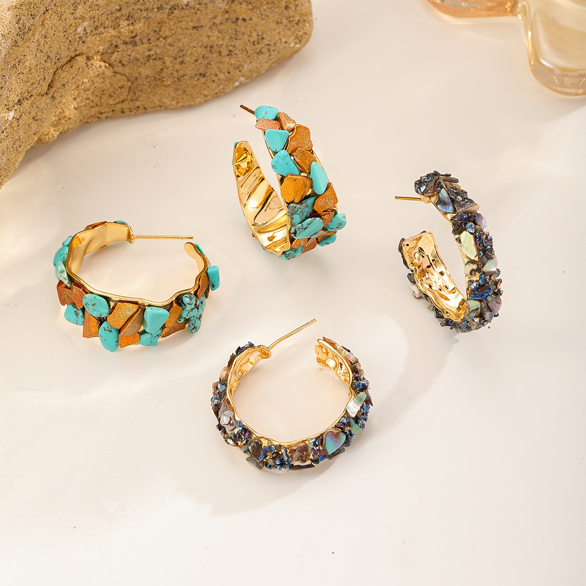 娜莎跨境文艺复古风彩色碎石碎贝镶嵌圆圈耳环女夸张耳圈轻奢耳饰产品图