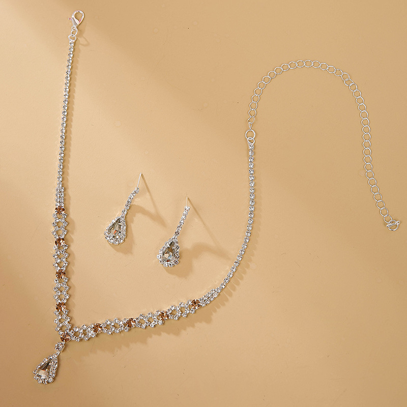 Cross-border best-selling exquisite claw chain necklace, earring set, two-piece set, water drop neck chain, collarbone chain, dinner accessories for women Specification image