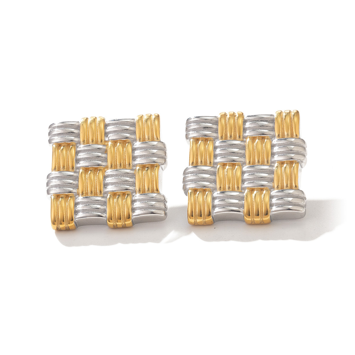 European and American cross-border stainless steel ocean-style earrings, titanium steel niche fashion and individuality color-preserving earrings, geometric heart-shaped stud earrings Item Picture