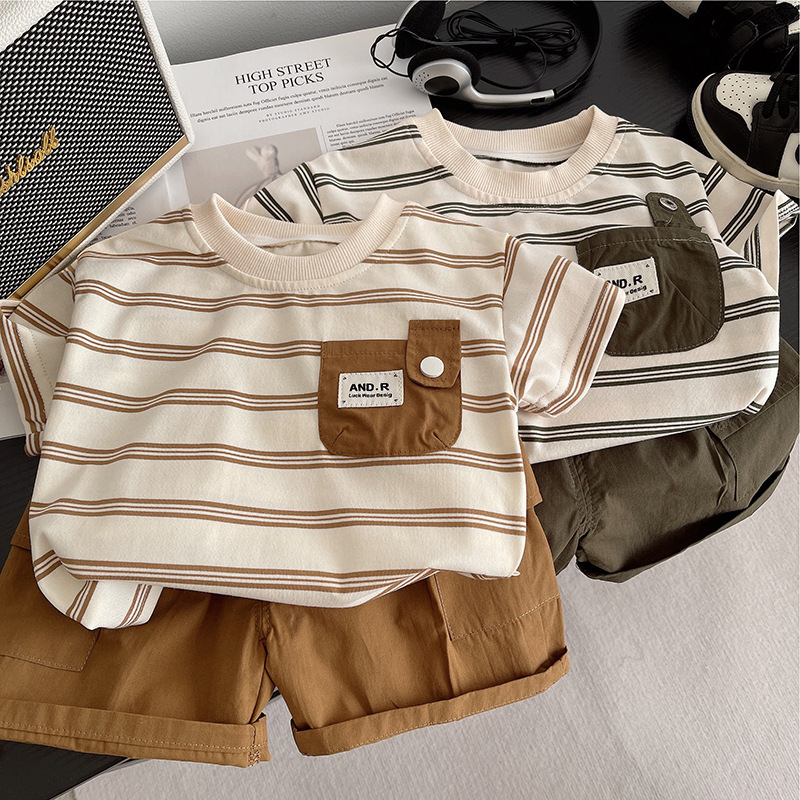 New children's summer clothing set, featuring striped short-sleeved T-shirts and shorts, is a fashionable two-piece set. It's casual, cool and trendy for babies