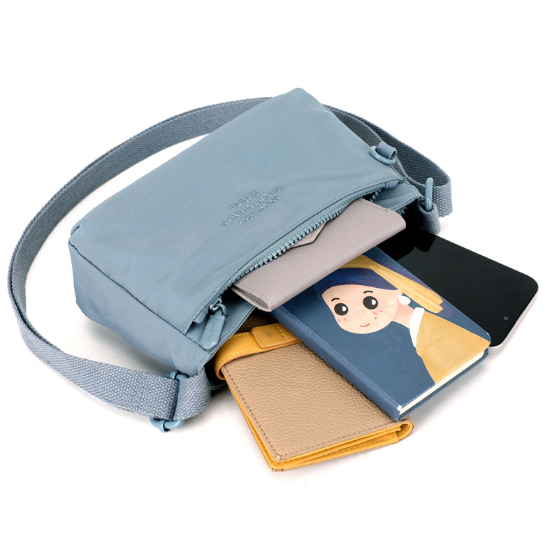 Cross-border exclusive women's single-shoulder bag, simple and casual mobile phone crossbody bag, water-resistant single-shoulder bag Application Scenario