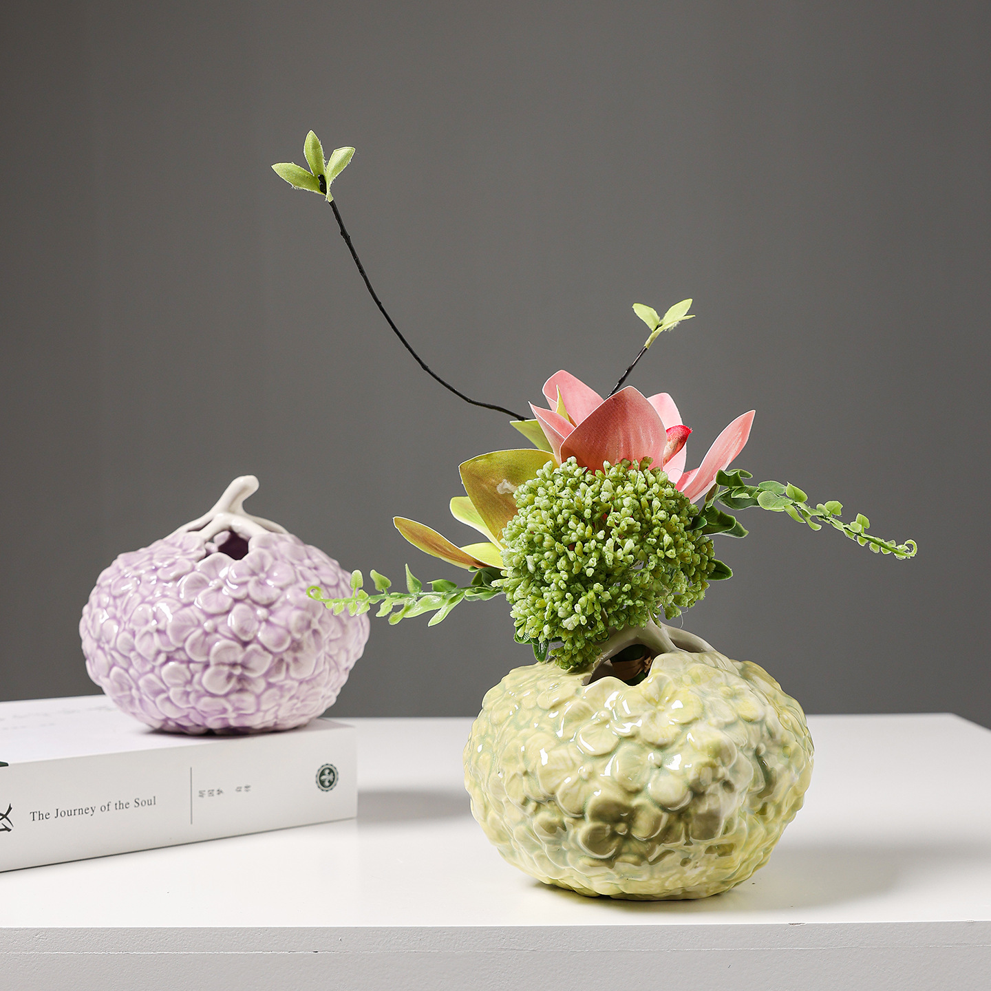 2025法式浮雕绣球花瓶陶瓷摆件小清新客厅酒柜桌面插干花装饰水培花器