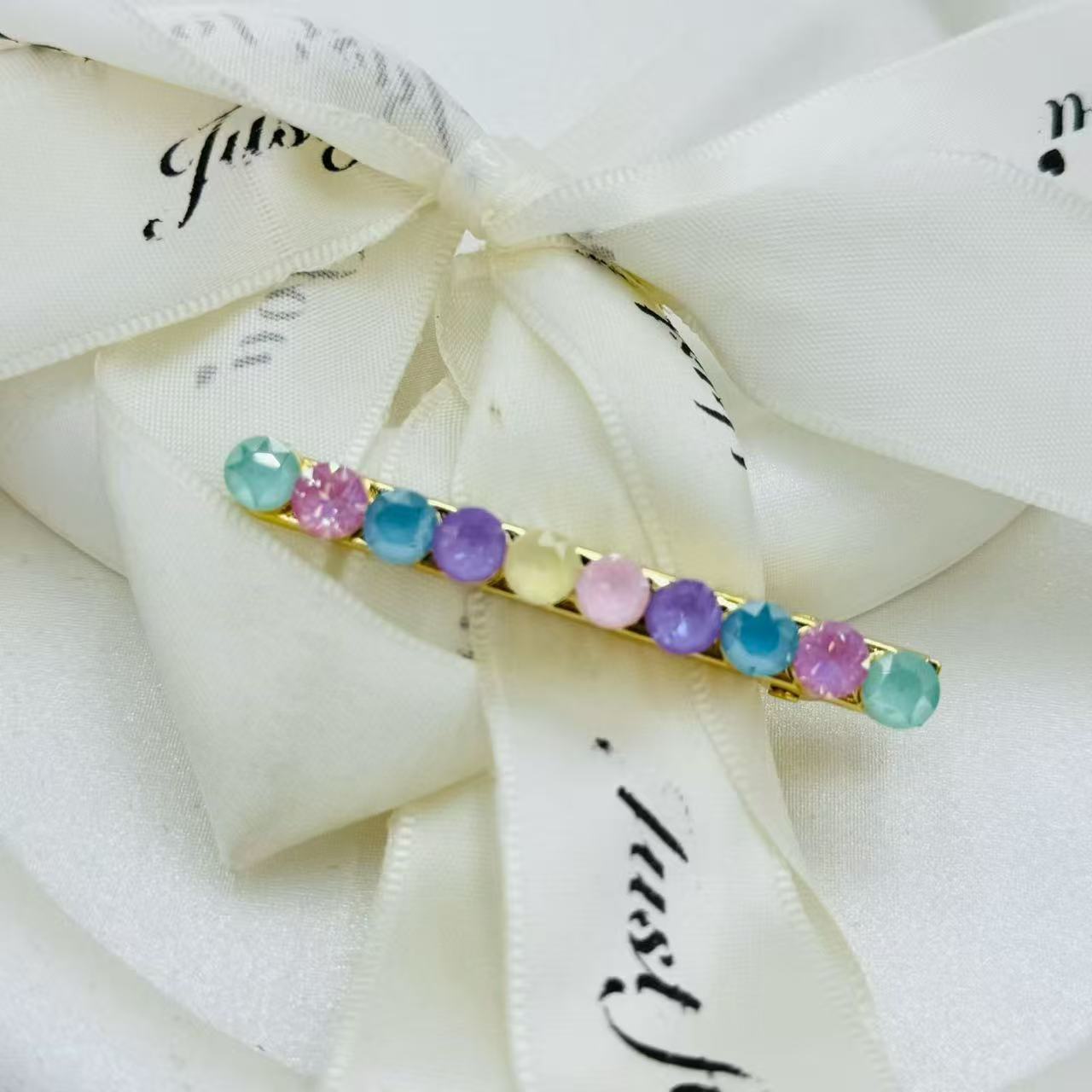 مفرقعة شعر من نوع "البلور النمساوي Item Picture