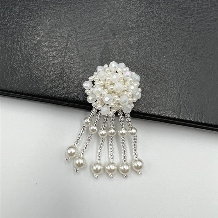 Factory stock of handcrafted crystal beaded pendants, ancient-style embroidered shoes, pearl jewelry accessories, earrings, brooches, shoe flowers Specification image