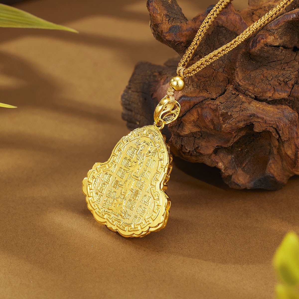 Copper gold-plated Maitreya Buddha pendant, trendy men's ethnic style, hollowed-out flame Buddha pendant, sand gold pendant, hollowed-out Specification drawing