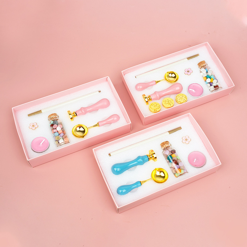 Lacquer seal set, hair wax granule, spoon, planner, invitation envelope, gift box, seal, wooden handle, beeswax seal Application Scenario